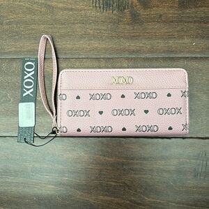 XOXO Wallet. Zip-around.